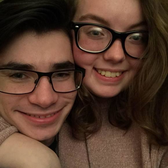 Meet your Posher, Eden - Picture 1 of 1